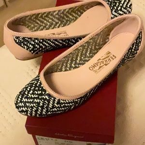 Ferragamo woven Nappa calf 1 cm heel. Pale pink
